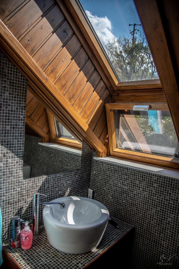 *2 Bdr Log House /Mountains/Queen Bed/Fireplace Gourri Luaran gambar